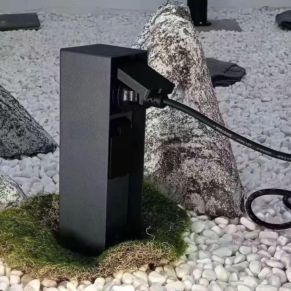 Outdoor Weatherproof Aluminum Socket Column with spike for Garden