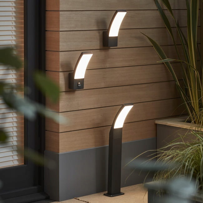 Outdoor LED Garden Path Light | IP44 Waterproof Lawn Stake Light